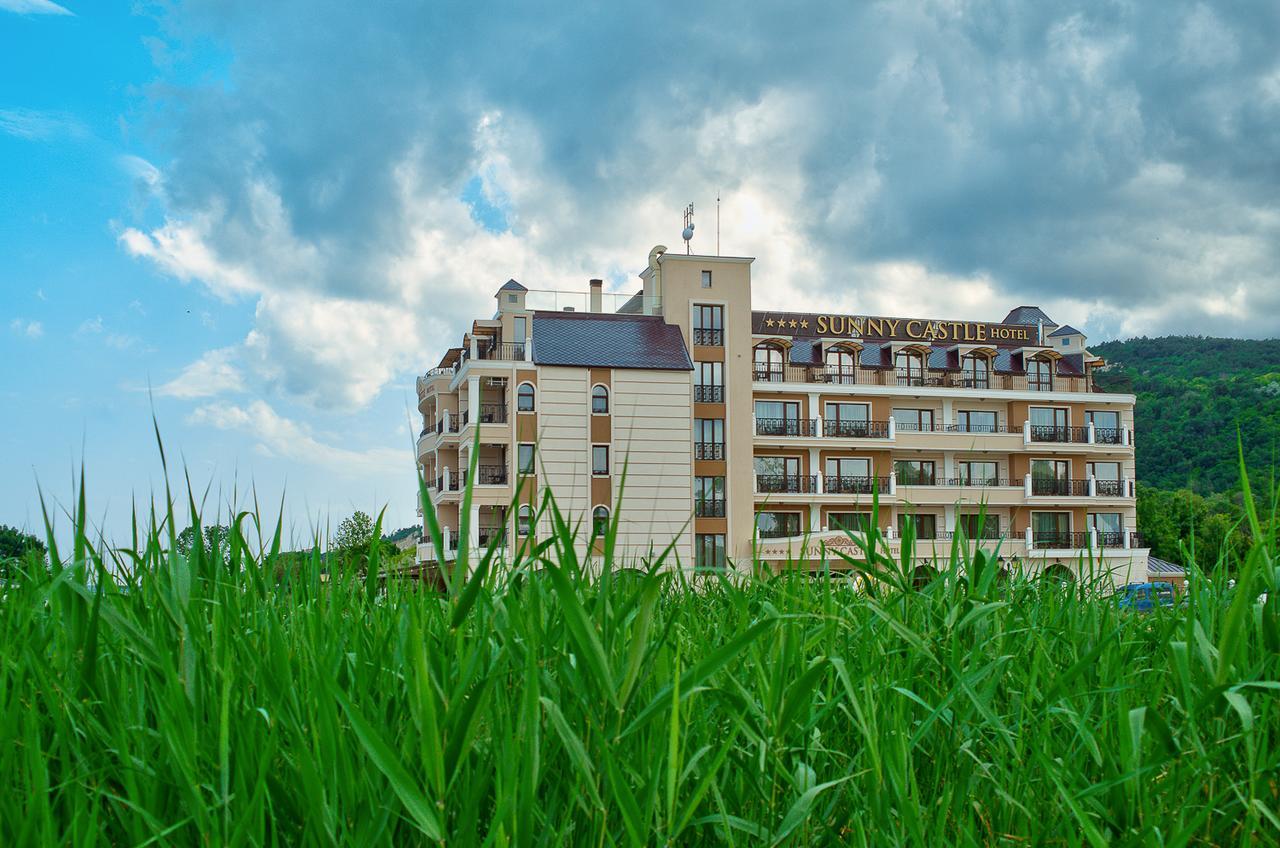 كرانيفو Sunny Castle Hotel المظهر الخارجي الصورة